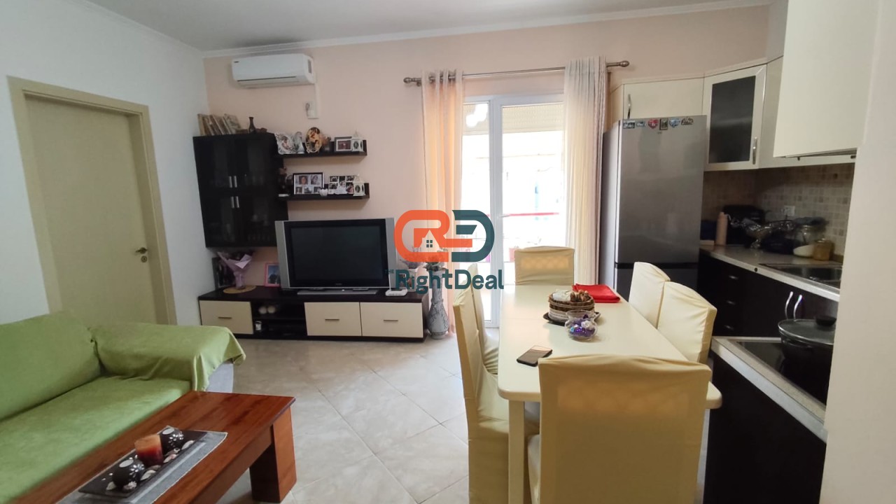Ne Rrugen Jordan Misja ,Shitet Apartament 2+1 Me Orientim Perfekt!!