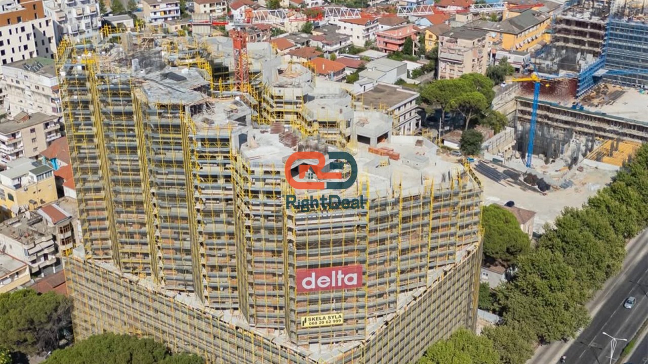 Ne Kompleksin "Colonnade", Prane Zogut Te Zi, Shitet Apartament 1+1 Me Verande !!!