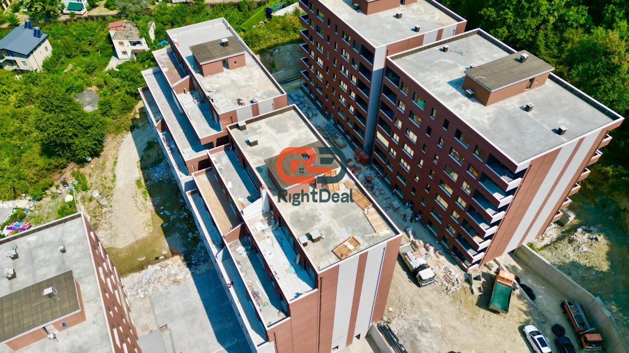 Okazion! Tek Rruga Elbasanit ,Tek Xheluks Construksion Shitet Apartament 2+1+2 Me Planimetri Te Rregullt Gati Per Banim !!!