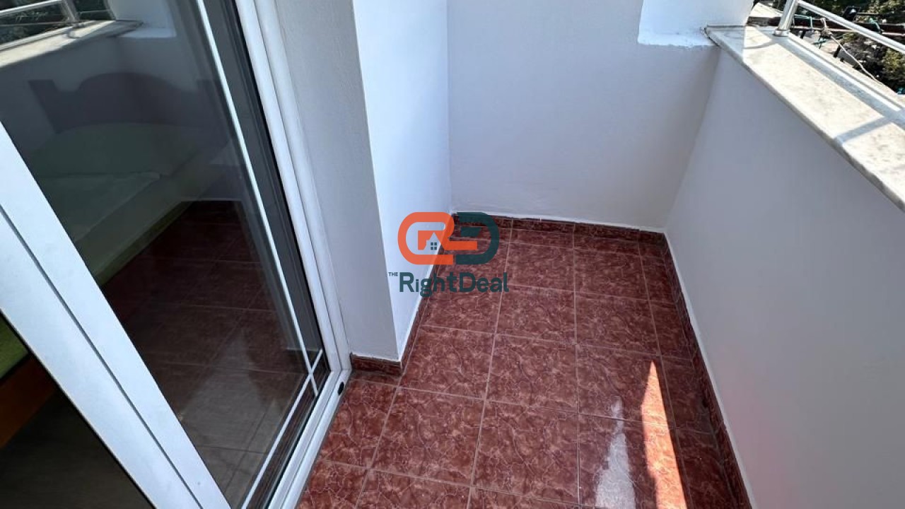 Ne Rrugen Bardhyl, Buze Rruge Kryesore, Shitet Apartament 2+1, me Orientim dhe Vendndodhje Perfekte