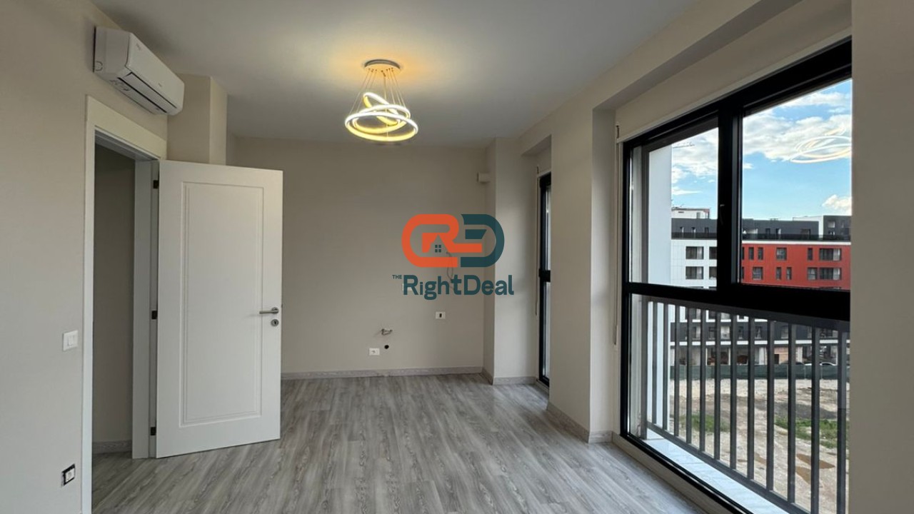 Tek Bulevardi I Ri, Jepet Me Qira Apartament 1+1, I Pershtatshem Per Zyra !!