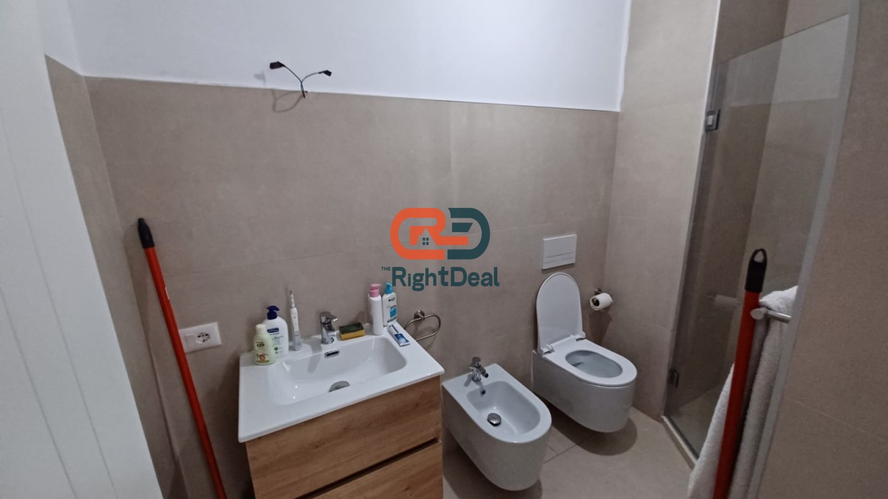 Tek Siri Kodra, Jepet Me Qira Super Apartament 2+1, Me Planimetri Te Rregullt Dhe Mobilim Bashkekohor!!!