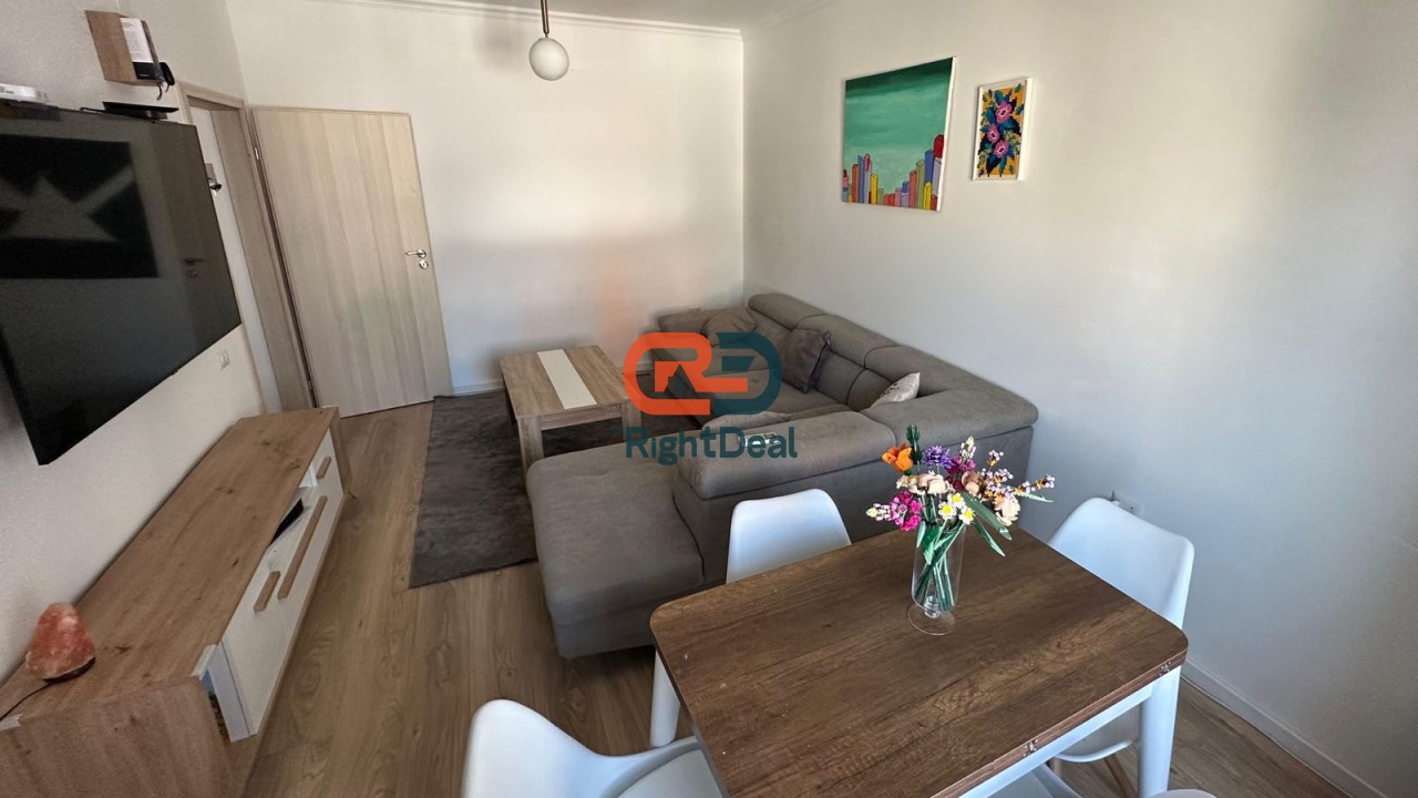 Ne Myslym Shyr, Prane Shkolles Pjeter Budi, Shitet Apartament 1+1 I Investuar Me Orientim Perfekt !!!