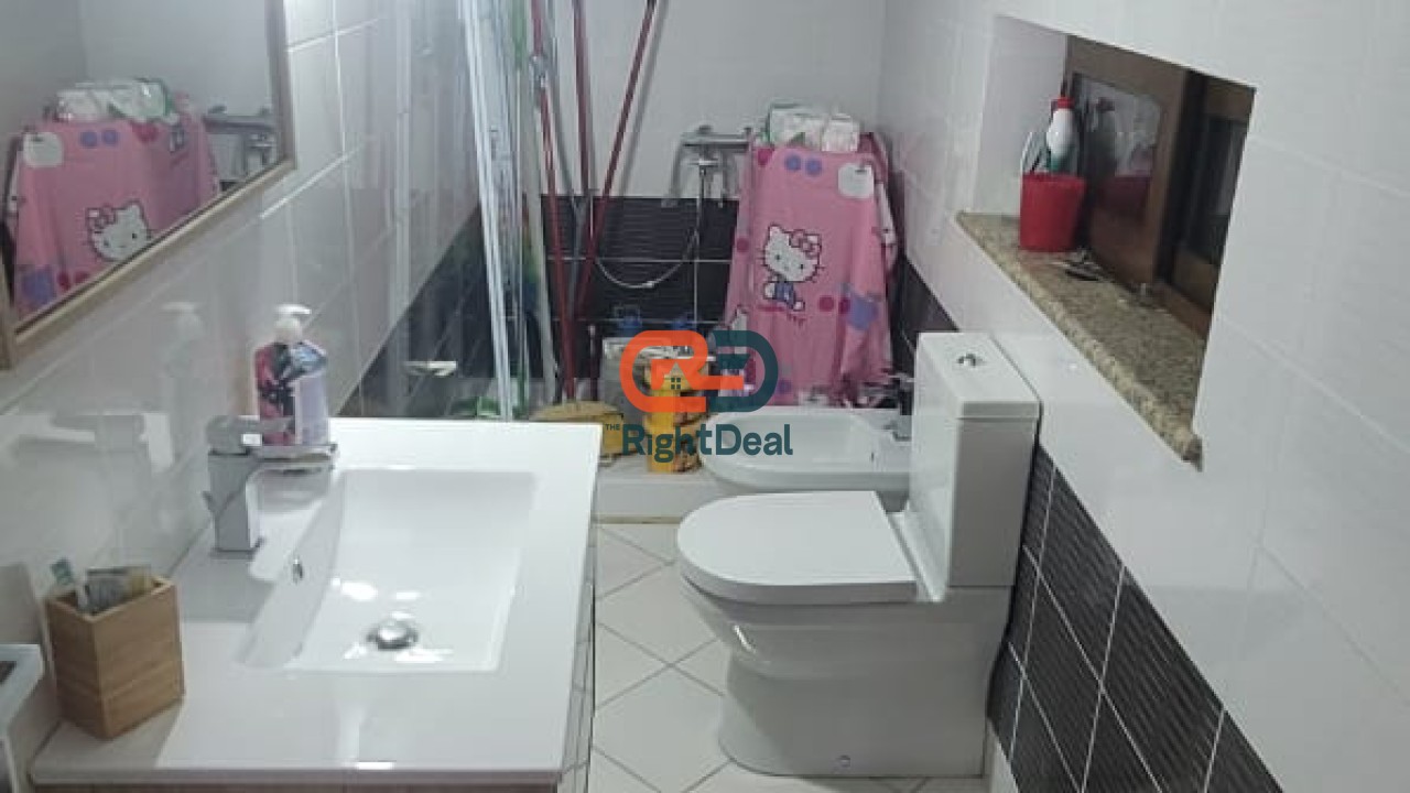 Ne Porcelan, Shitet Vile 3 Kateshe, Ideale per Banim dhe Investim