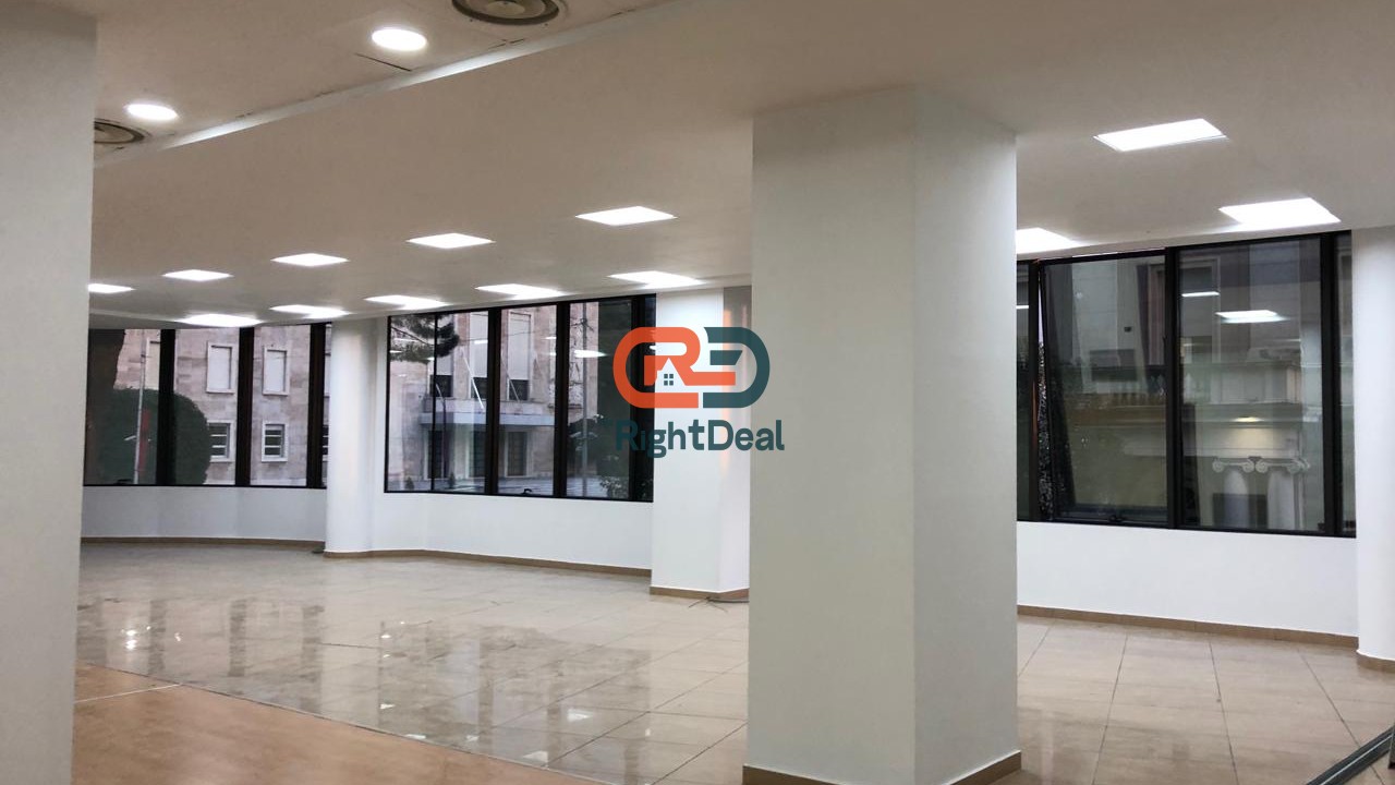 Tek “Twin Towers‘‘ Jepet Me Qira Ambient 760 m² Me Super Pamje Dhe Lokacion!!!