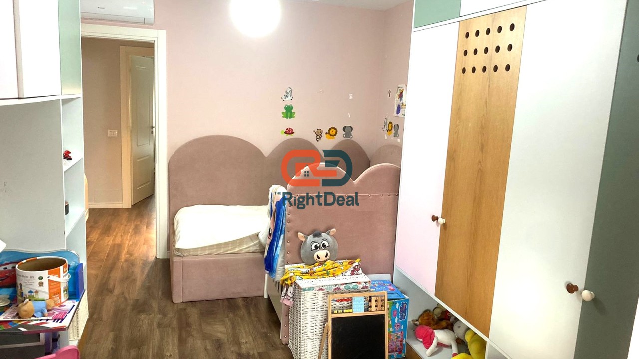 Tek 21 Dhjetori, Shitet Super Apartament 3+1 Me Super Investim Dhe Strukture Perfekte!!!