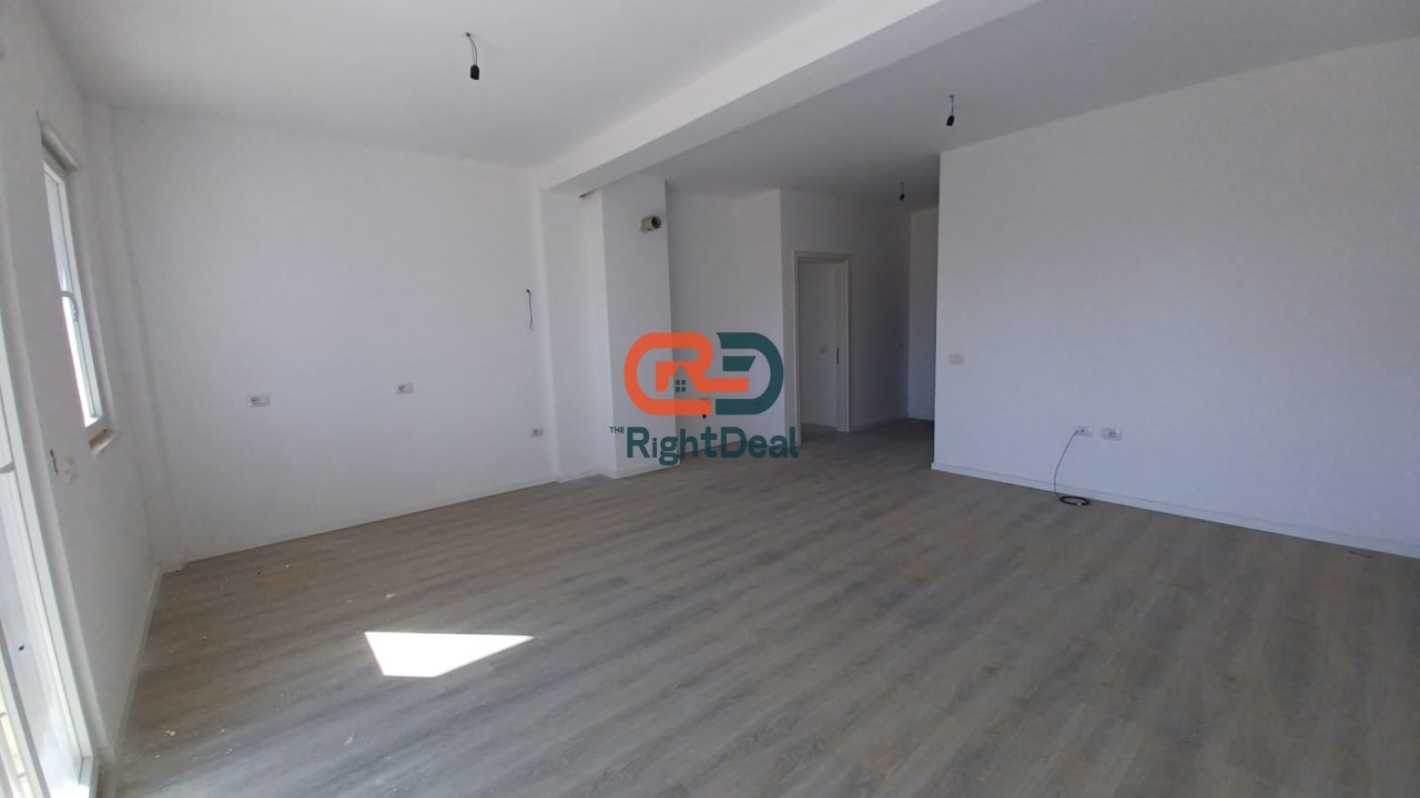 Prane Zogut Te Zi, Tek E88 Construction, Shitet Super Apartament 3+1+2, Me Orientim Perfekt!!!