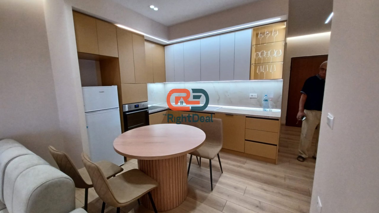 Tek Kompleksi Vizion Plus, Jepet Me Qira Apartament 2+1+2, Totalisht I Investuar!!!