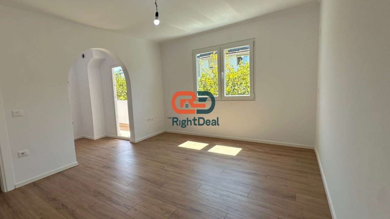 Afer Gjimnazit Andon Zako Cajupi, Shitet Apartament 2+1 i Sapo Investuar !!!