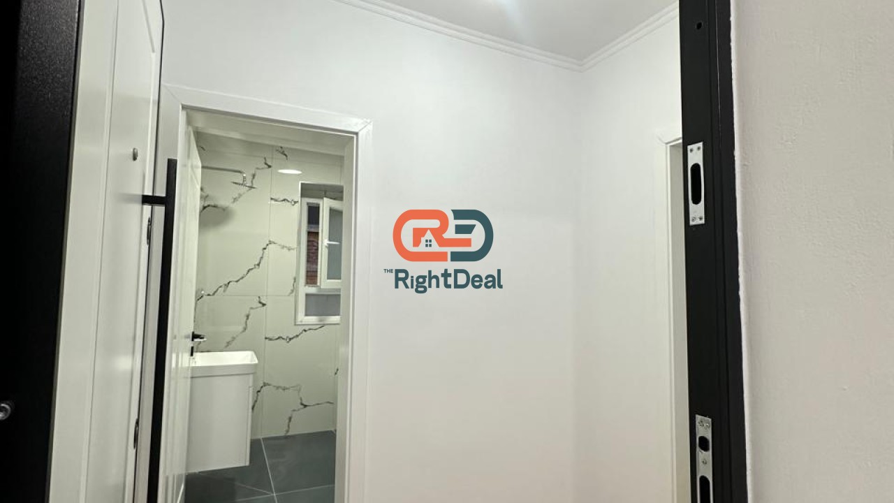 Afer Bulevardit Zogu i I, Prane Ministrise se Drejtesise, Shitet Apartament 1+1 I Investuar Totalisht !!!