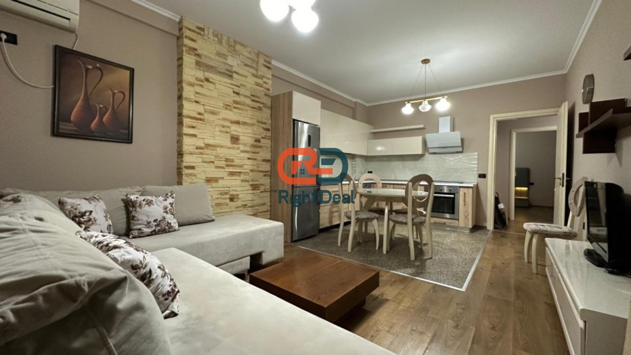 Ne Astir, Shitet Apartament 2+1, Me Planimetri Te Rregullt!!!