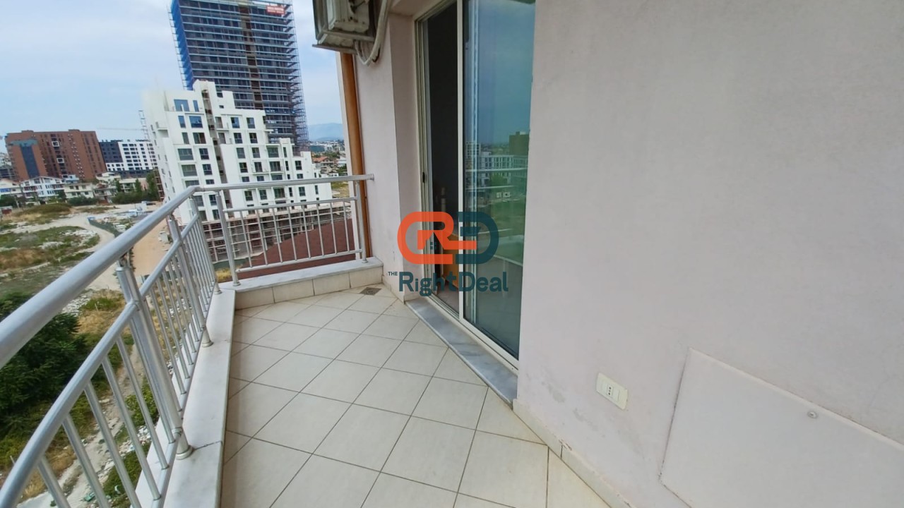 Tek Bulevardi I Ri, Jepet Me Qira Apartament 2+1+2 Me Planimetri Perfekte, Ideale Per Zyra Ose Banim!!!