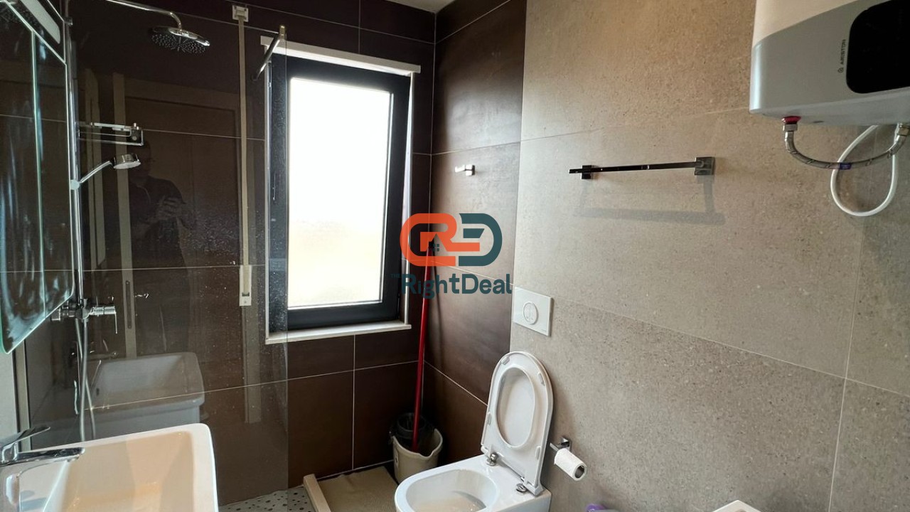 Tek Bulevardi Zogu I Pare, Jepet Me Qira Apartament 1+1 + Post Parkimi !!!