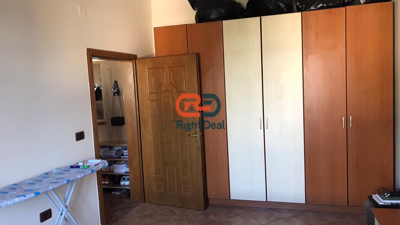 Ne Zonen Me Te Mire Te  Bllokut, Jepet Me Qira Apartament 1+1 !!