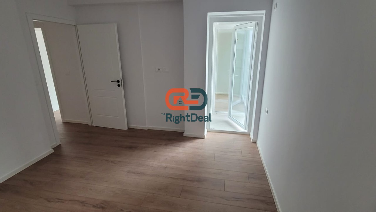 Ne Don Bosko, Shitet Apartament 1+1, Me Orientim Perfekt!!