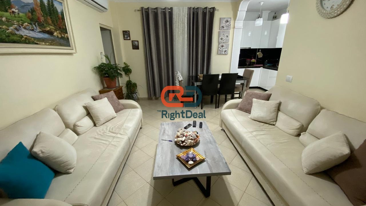 Ne Fresk, Shitet Apartament 1+1 Me Hapesira Te Bollshme!!