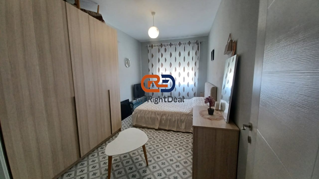 Ne Fresk, Shitet Apartament 2+1+Depo, Me Siperfaqe Te Bollshme Dhe Planimetri Te Rregullt!!!