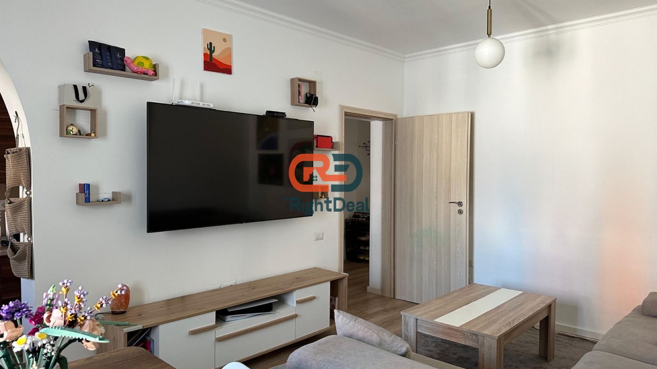 Ne Myslym Shyr, Prane Shkolles Pjeter Budi, Shitet Apartament 1+1 I Investuar Me Orientim Perfekt !!!