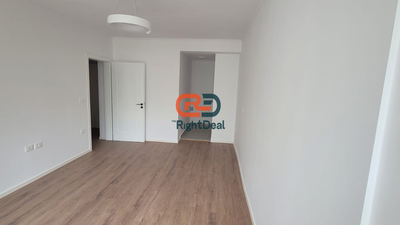 Ne Don Bosko, Shitet Apartament 1+1, Me Orientim Perfekt!!