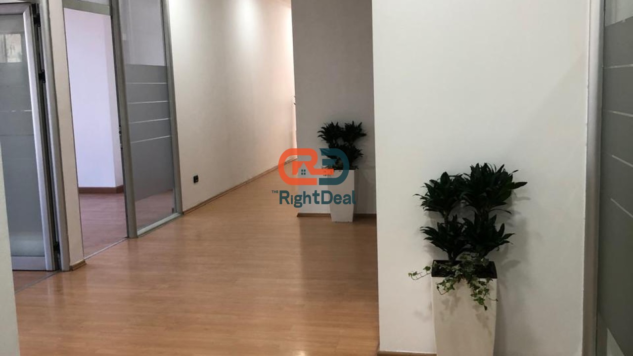 Tek “Twin Towers‘‘ Jepet Me Qira Ambient 760 m² Me Super Pamje Dhe Lokacion!!!