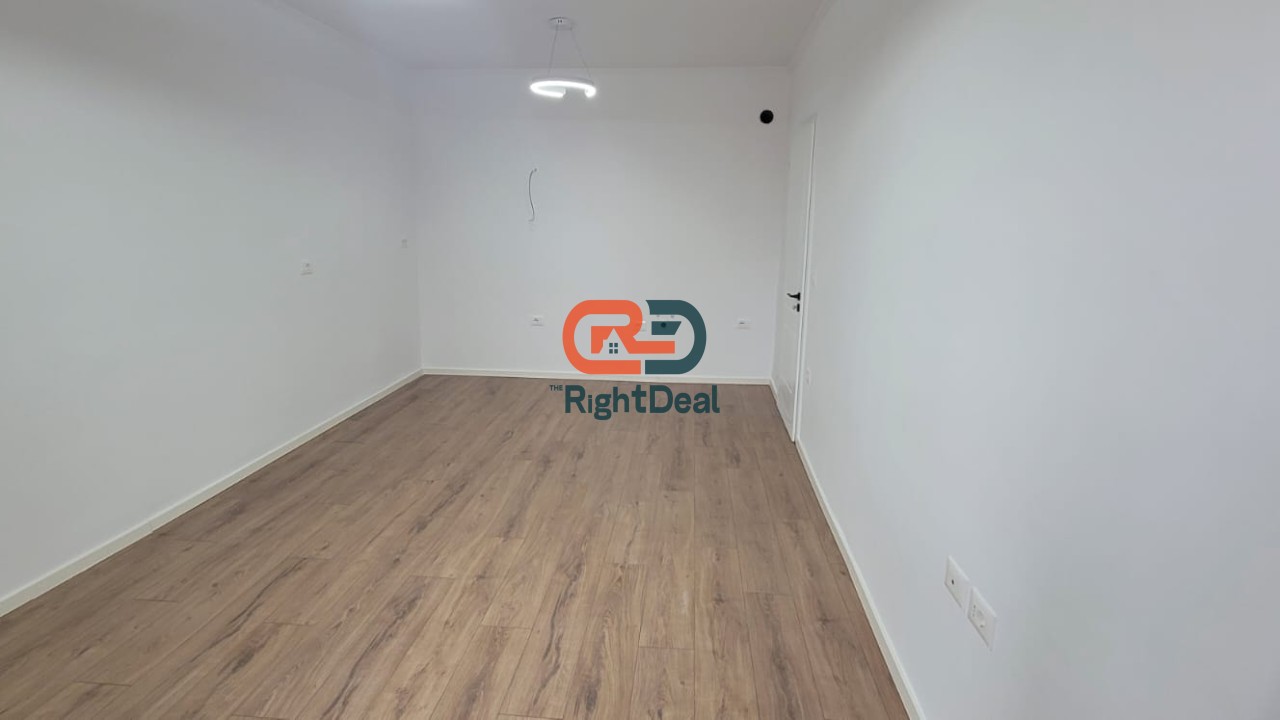 Ne Don Bosko, Shitet Apartament 1+1, Me Orientim Dhe Planimetri Perfekte!!