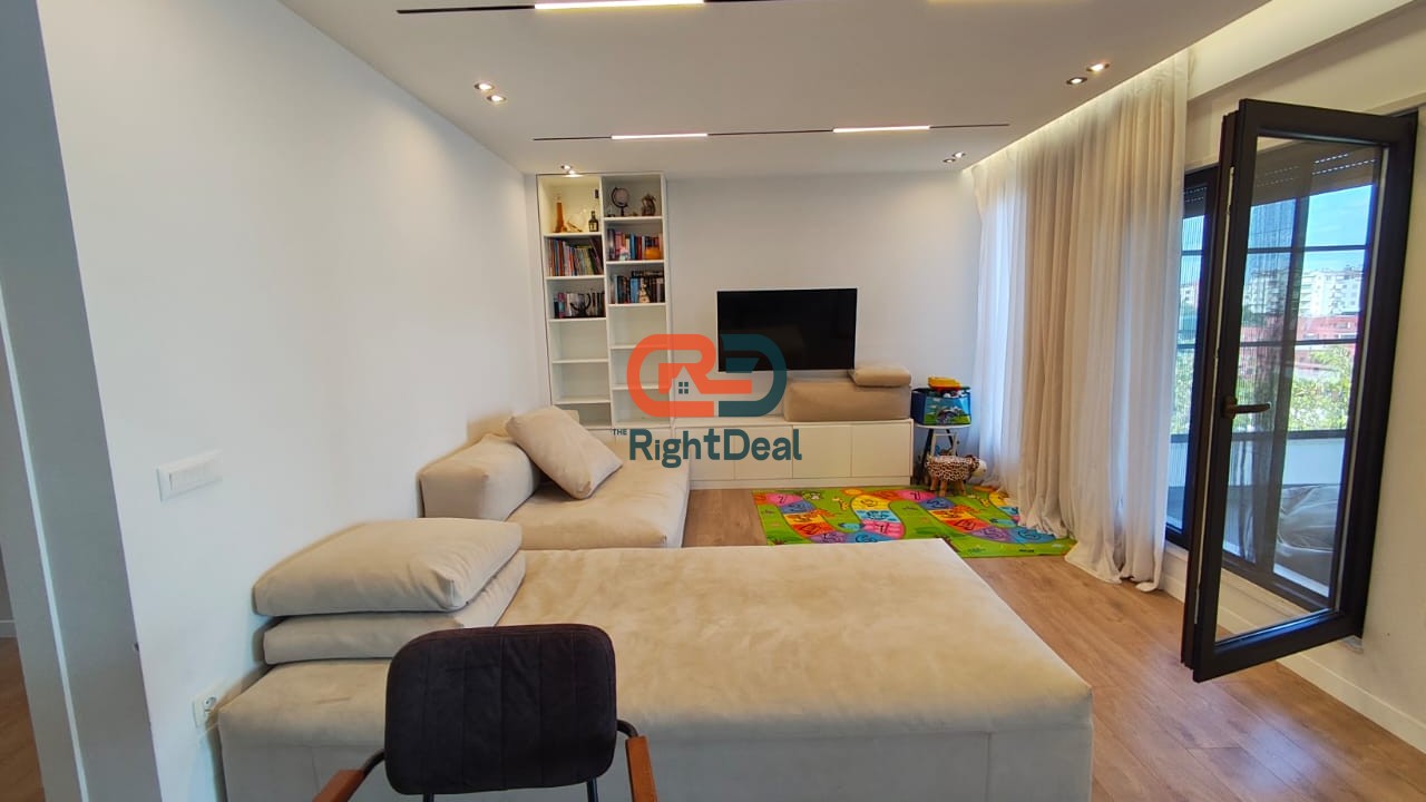 Tek Kopshti Botanik, Shitet Super Penthouse Totalisht I Investuar!!