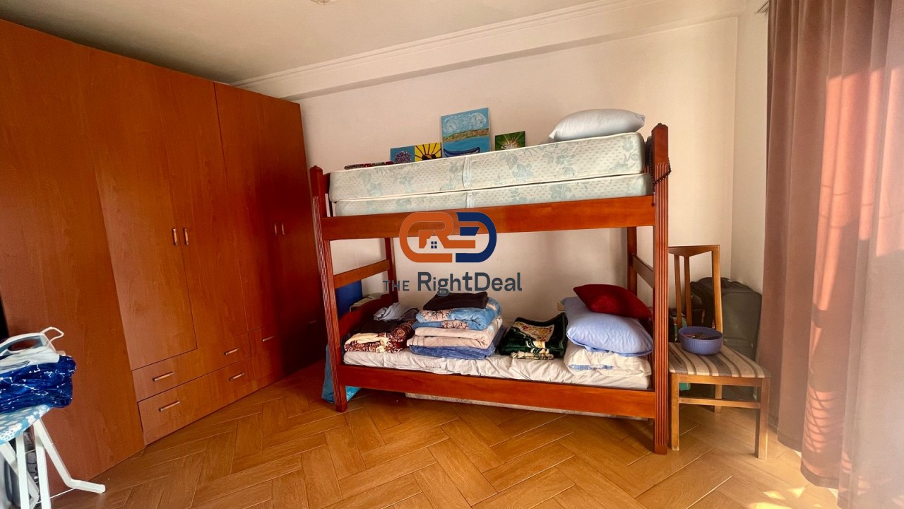 Tek Rruga e Barrikadave, Jepet Me Qira Apartament 2+1, Me Lokacion Ideal!!!