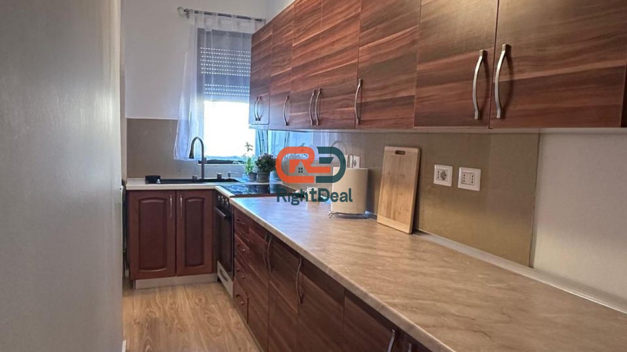 Ne Myslym Shyr, Prane Shkolles Pjeter Budi, Shitet Apartament 1+1 I Investuar Me Orientim Perfekt !!!