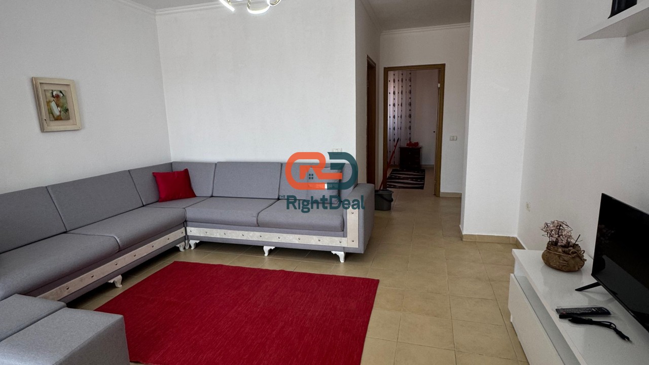 Ne Fresk, Shitet Apartament 2+1 Me Hapesira Te Bollshme !!!