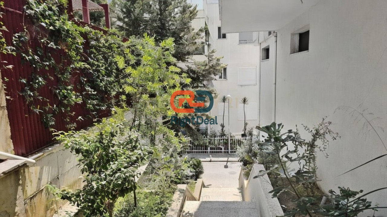 Tek Liqeni i Thate, Shitet Apartament 2+1+2 + Studio Me Verande Dhe Totalisht i Investuar!