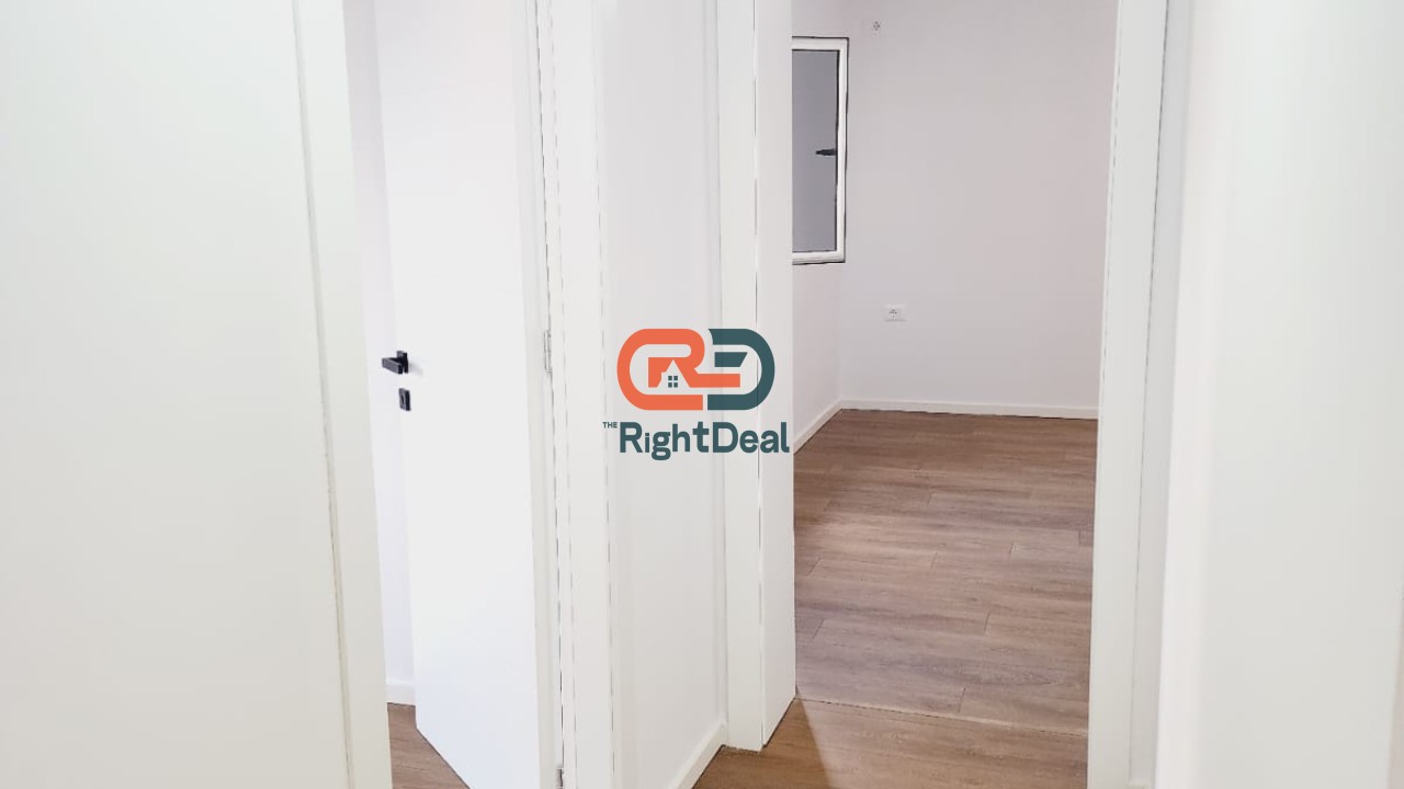 Ne Ali Dem, Tek Shkolla 1 Maj Shitet Apartament 2+1 Me Planimetri Te Rregullt Dhe Orientim Perfekt !!!