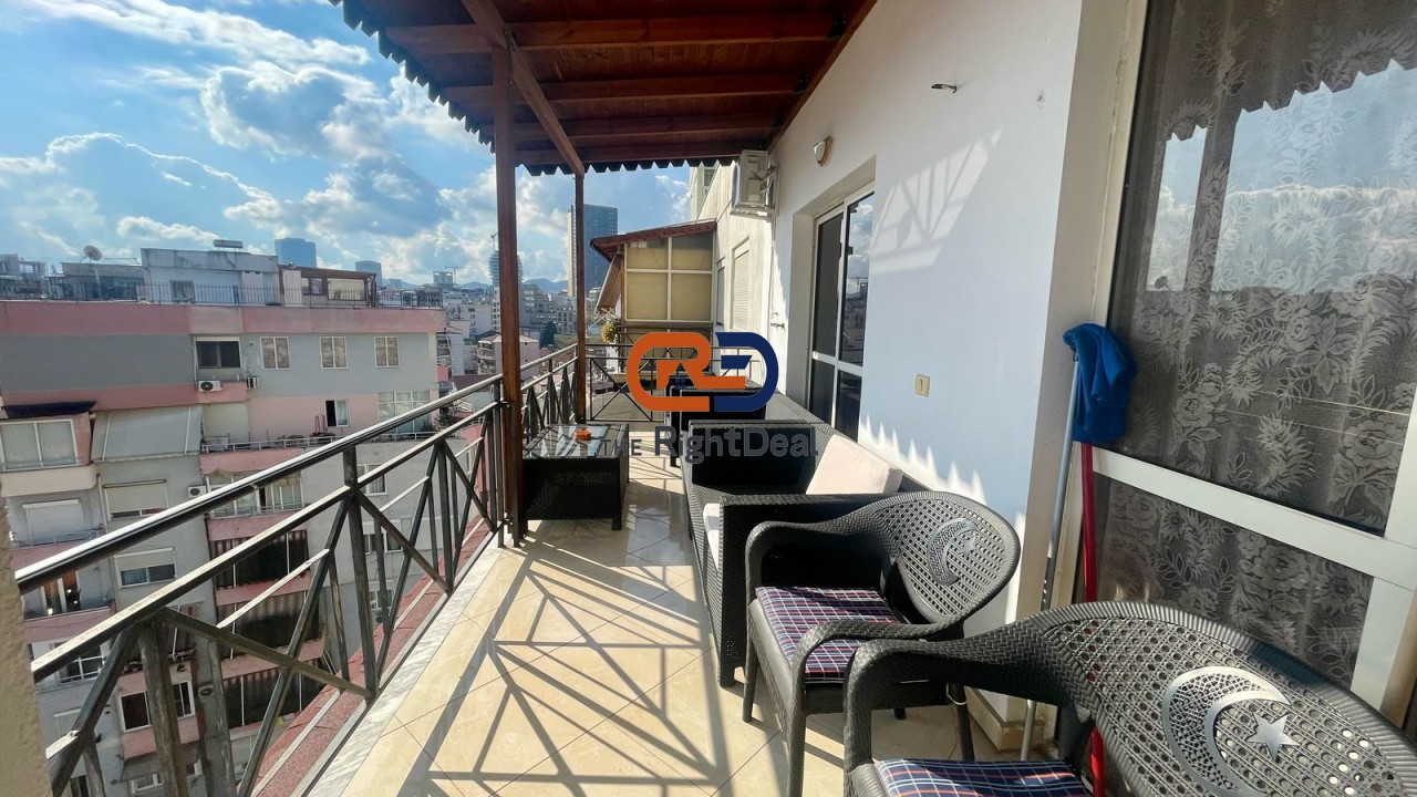 Tek Rruga e Barrikadave, Jepet Me Qira Apartament 2+1, Me Lokacion Ideal!!!