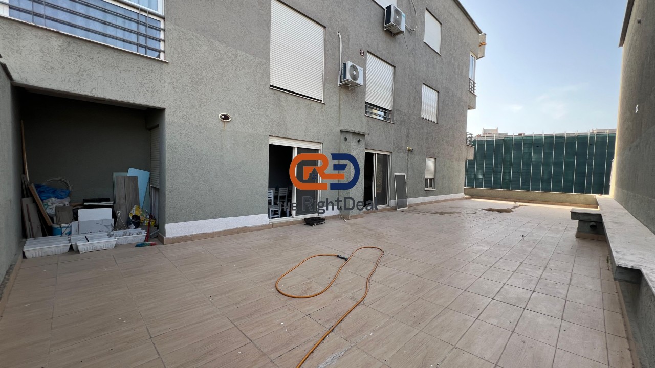 Tek Bulevardi I Ri, Shitet Apartament 2+1+2 Me Verande Bashke Me Post Parkimi!!!