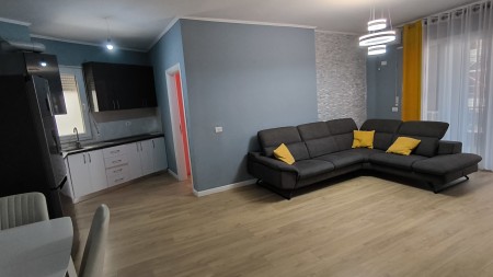 Apartament 3+1 - Shitje Rruga Kroit