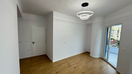 Apartament 1+1 - Shitje Rruga Astrit Losha
