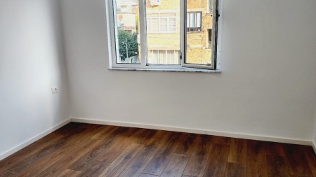 Apartament 2+1 - Shitje Rruga Ali Demi