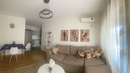 Apartament 2+1 - Qira Rruga Haxhi Hysen Dalliu