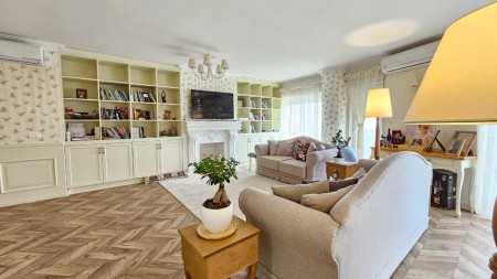 Apartment 2+1 - For sale Rruga Zallit