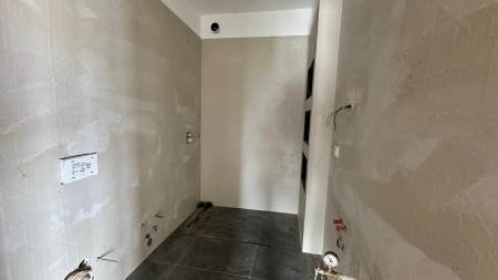 Apartment 3+1 - For sale Rruga Zallit