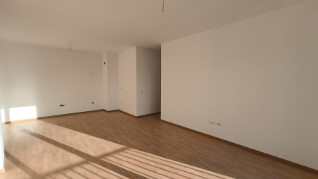 Apartament 1+1 - Shitje Rruga Zebejte Farka