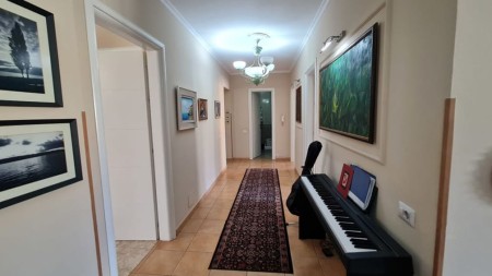 Apartment 3+1 - For sale Rruga Haxhi Hysen Dalliu