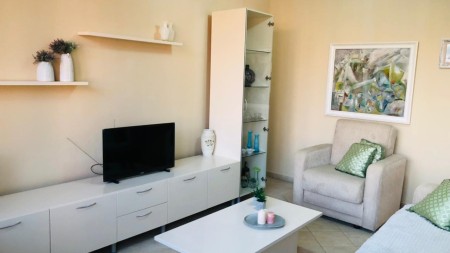 Apartment 1+1 - For sale Rruga Petro Nini Luarasi