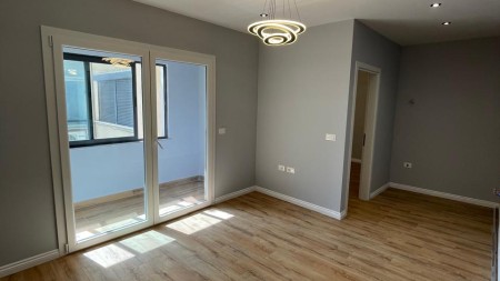 Apartament 1+1 - Shitje Rruga 5 Maji