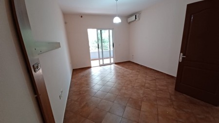 Apartament 1+1 - Shitje Rruga Skender Luarasi