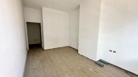 Apartament 2+1 - Shitje Kavaja Street