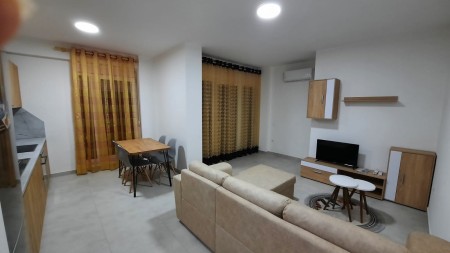 Apartament 1+1 - Qira Rruga Kongresi i Lushnjes