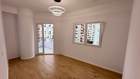 Apartament 1+1 - Shitje Rruga Astrit Losha