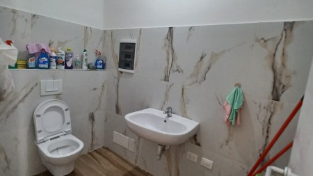 Njesi Biznesi - Qira Rruga Selman Riza