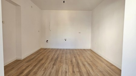Apartament 1+1 - Shitje Rruga Vëllezërit Manastirli