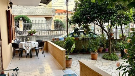 Apartament 2+1 - Qira Rruga Gaqo Avrazi